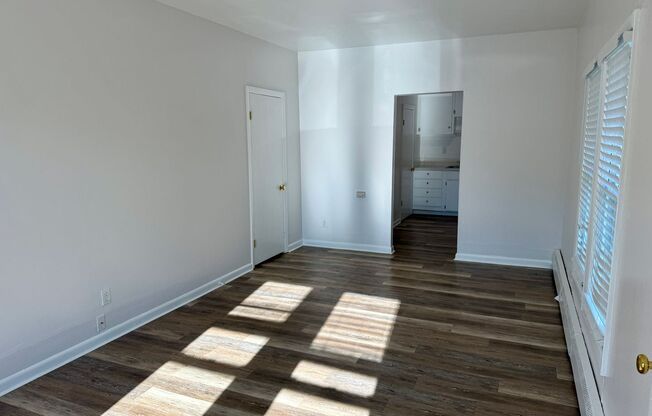 #219-8527 N Decatur St