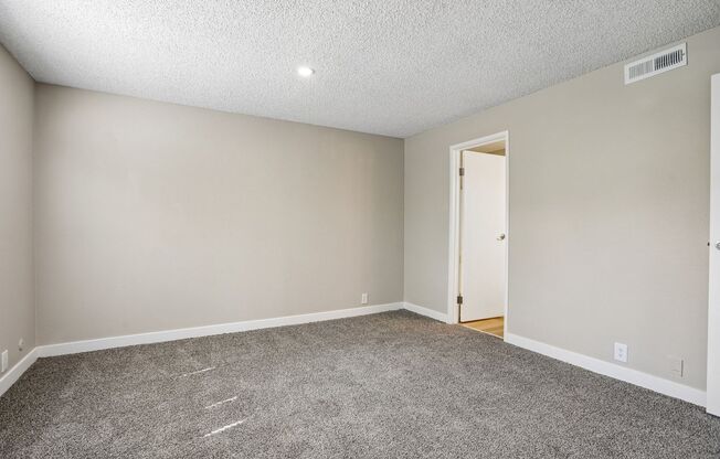 3 beds, 2 baths, 1,258 sqft, $1,813, Unit 24L