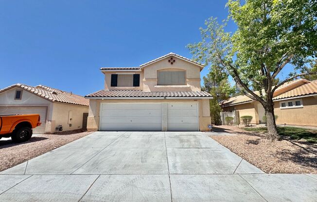 STUNNING TWO STORY 4 BEDROOMS 3 BATHROOMS SINGLE FAMILY HOME WITH 3 CAR GARAGE