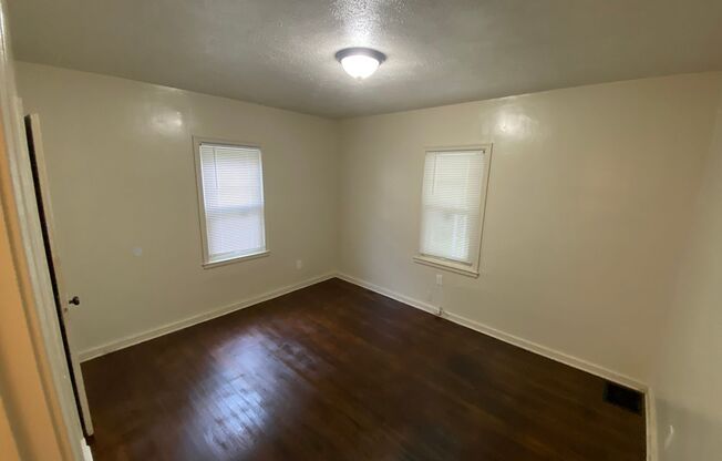 2 beds, 1 bath, $950