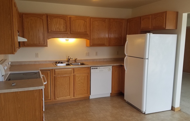 2 beds, 1 bath, 1,050 sqft, $1,100