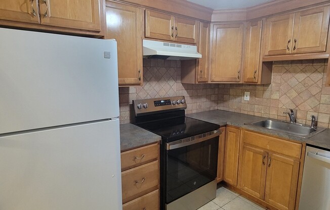 2 beds, 1 bath, 1,000 sqft, $2,350, Unit 0