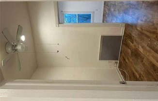 2 beds, 1 bath, 750 sqft, $2,200, Unit 2R