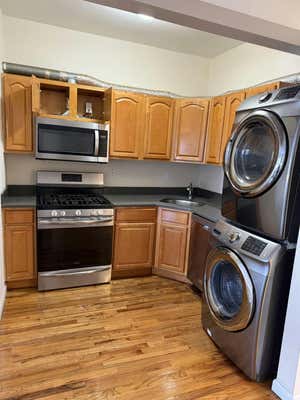 2 beds, 1 bath, 1,200 sqft, $2,600