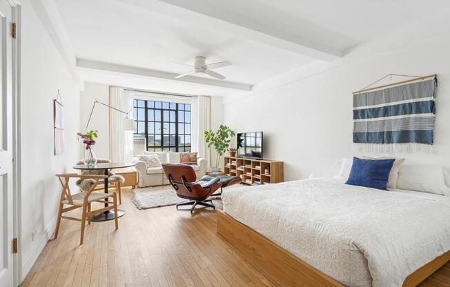 Studio, 1 bath, $2,995, Unit 11I