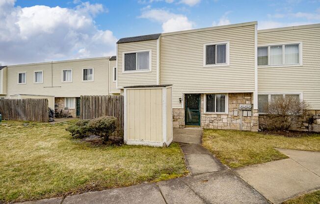 2 beds, 2.5 baths, 1,339 sqft, $1,175