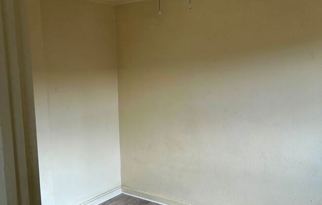 Top Floor 2 Bedroom Apartment  in Shadyside