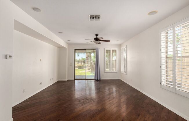 4 Bedroom 2 Bathroom with and Office in Gilbert