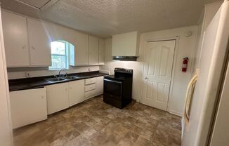 2 beds, 1 bath, $725