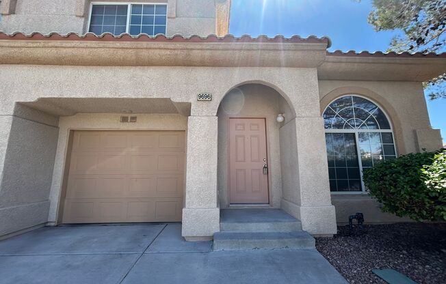 Great Silverado Ranch Townhome in Gated Community w/Pool
