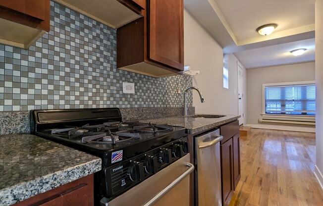 2840 N Orchard St , 2846-46