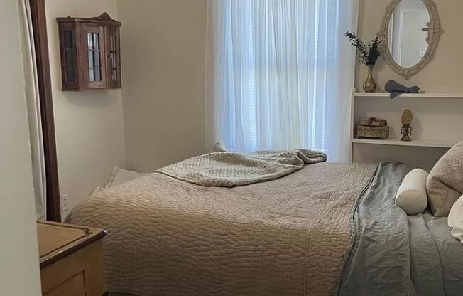2 beds, 1 bath, , $1,710