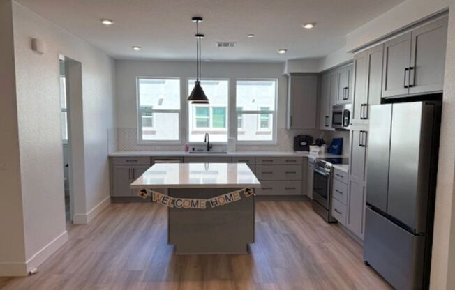 Brand New Townhome in Moonstone Community – Be the First to Live Here!