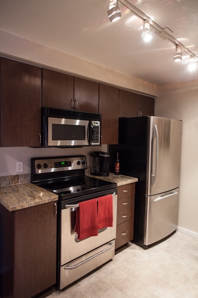 2 beds, 1 bath, $2,200