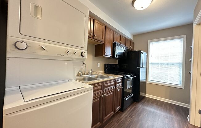 Studio, 1 bath, 179 sqft, $800, Unit 161-P Jack Miller