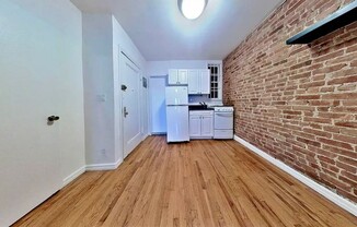 Studio, 1 bath, $2,400, Unit 14