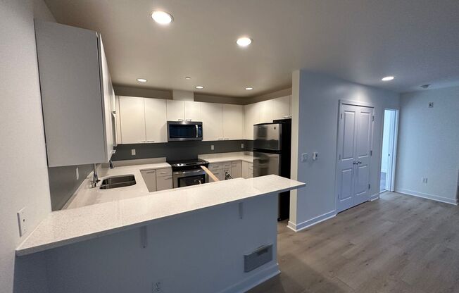 1 bed, 1.5 baths, 872 sqft, $2,449, Unit Unit 204