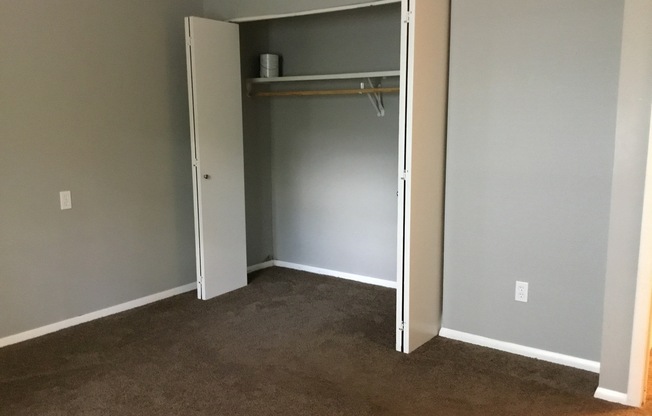 2 beds, 1 bath, 986 sqft, $950, Unit 1423-E