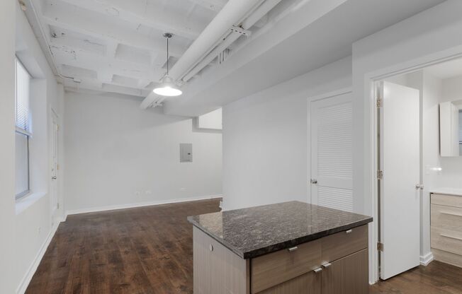 2 beds, 2 baths, $2,400, Unit 104