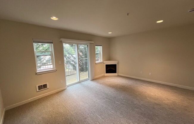Modern 3 bedroom Townhomes with Garage