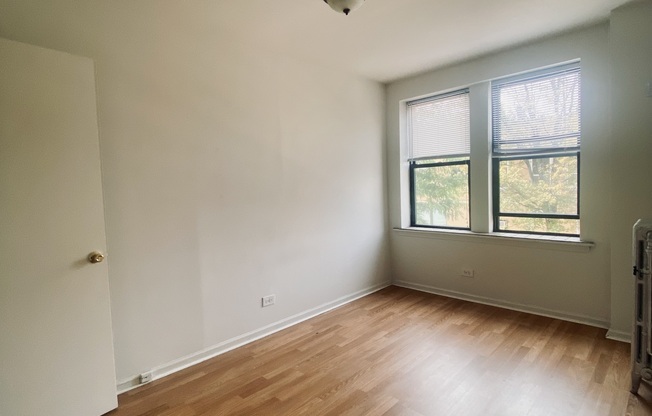 3933 CLARENDON