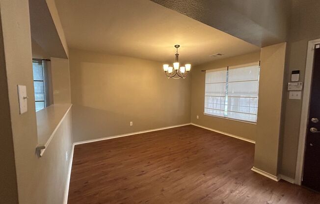 BEAUTIFUL 4 BR/2BTH HOUSE LOCATED IN CIBOLO AVAILABLE NOW!!