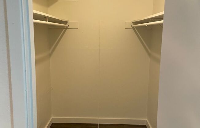 1 bed, 1 bath, 650 sqft, $1,225, Unit SUX-118