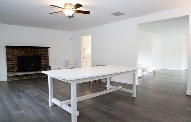 Newly Remodeled and Spacious 3 bedroom 2 bath Rambler