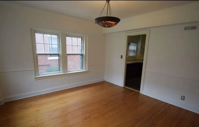 2 beds, 1 bath, $1,200, Unit # 2