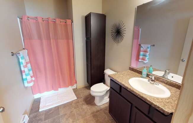 Bath at Stonebridge Villas Apartments, Minot, ND