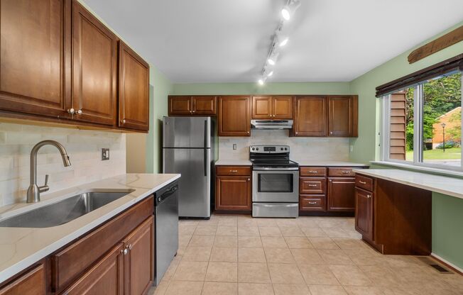 Broadneck Schools! Updated 3 Bedroom 3 Level Townhome