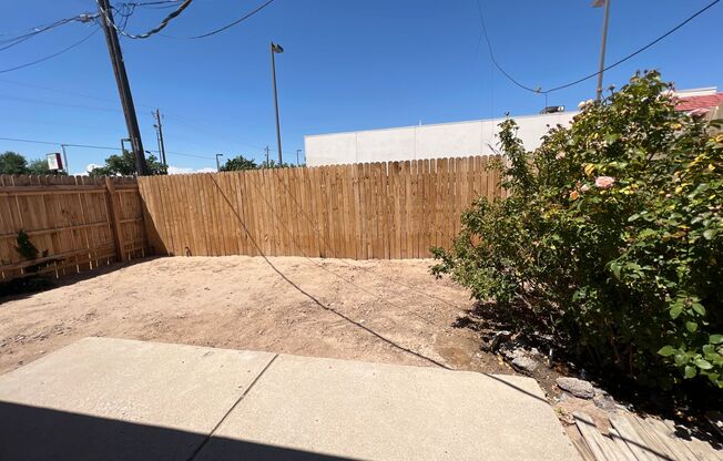 2580 - 3605 Yucca Dr NW