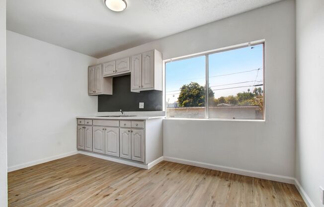 2 beds, 1 bath, $2,550