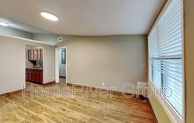416 E WELCH RD