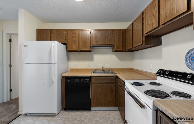 3 beds, 2 baths, 1,209 sqft, $1,295, Unit 2215-228