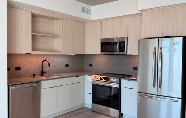 2 beds, 2 baths, 816 sqft, $4,349, Unit 505