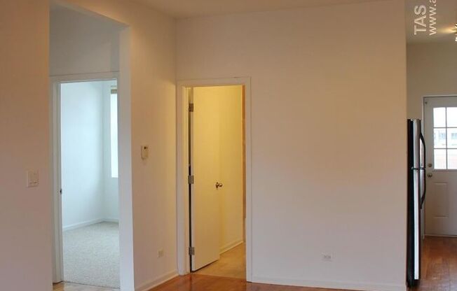 1210 W. Foster Ave.