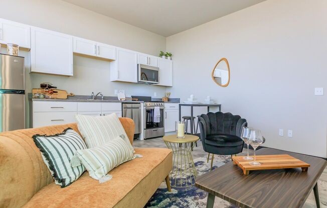 Studio, 1 bath, 655 sqft, $700, Unit 1705