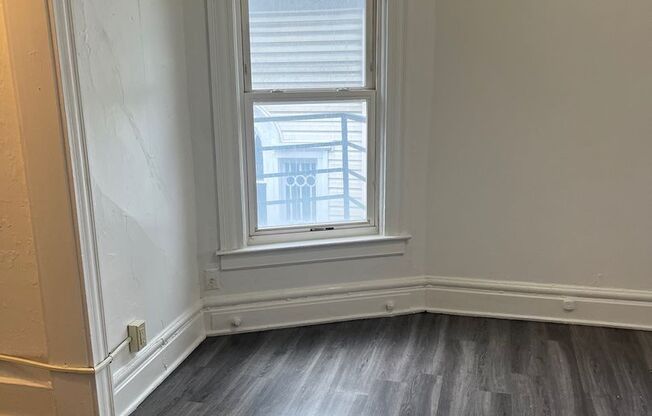 Studio, 1 bath, 350 sqft, $750, Unit Apt 3