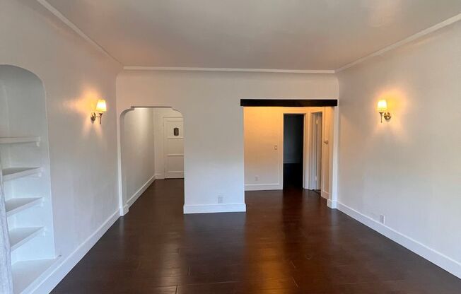 1 bed, 1 bath, 800 sqft, $2,595, Unit 207