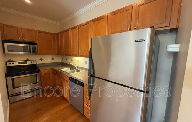 510 East Broad Street - 221