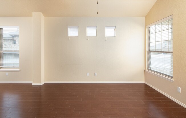Beautiful 3 bedroom Luxury Duplex, New Braunfels, Texas!