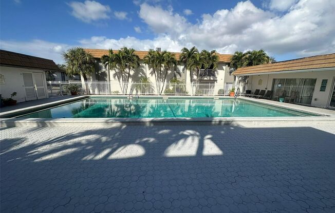 2 beds, 2 baths, 920 sqft, $1,245, Unit Unit # 607