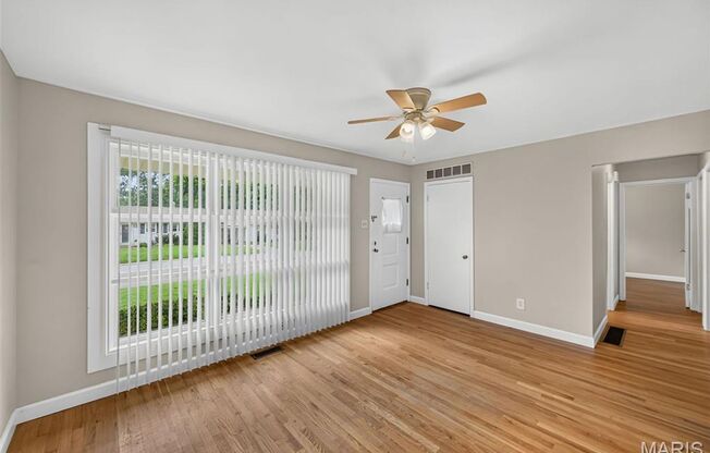 3 beds, 1 bath, 1,292 sqft, $1,900, Unit Barton Place- 45