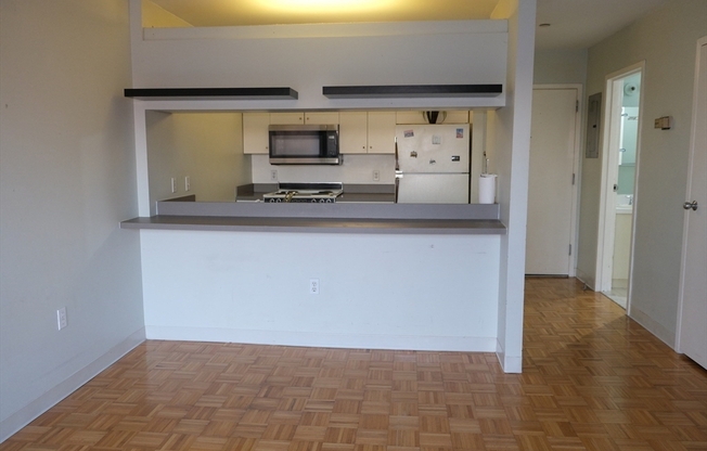 1 bed, 1 bath, 435 sqft, $1,900, Unit 710