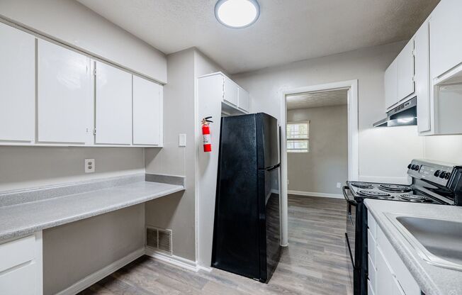 1 bed, 1 bath, 500 sqft, $995, Unit 77