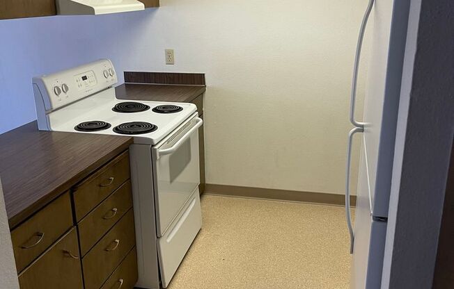 2 beds, 1 bath, 712 sqft, $1,150, Unit 2