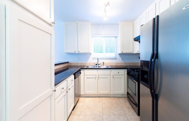 404 W 4th St