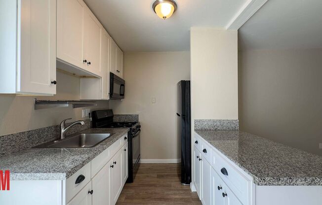 1 bed, 1 bath, 615 sqft, $1,799, Unit 33