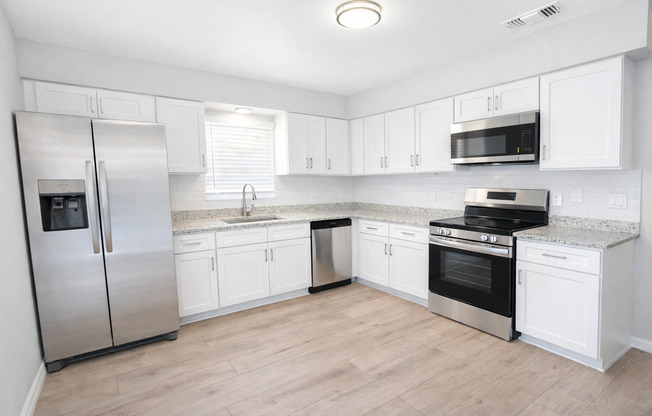 Modern Living Awaits in This Renovated Oviedo 3BR Duplex